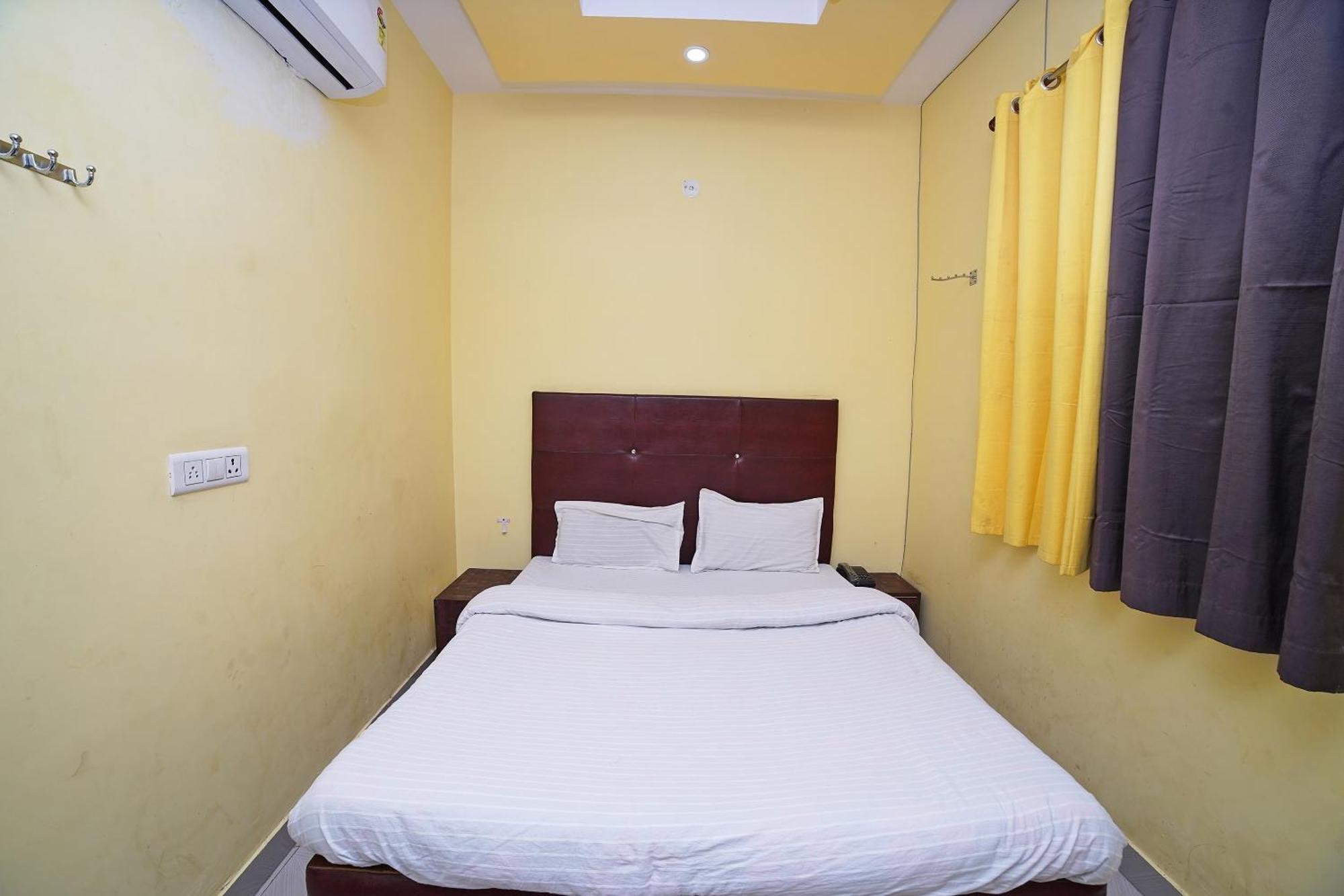 SPOT ON 39779 Hotel Rama Palace Moradabad Exterior foto